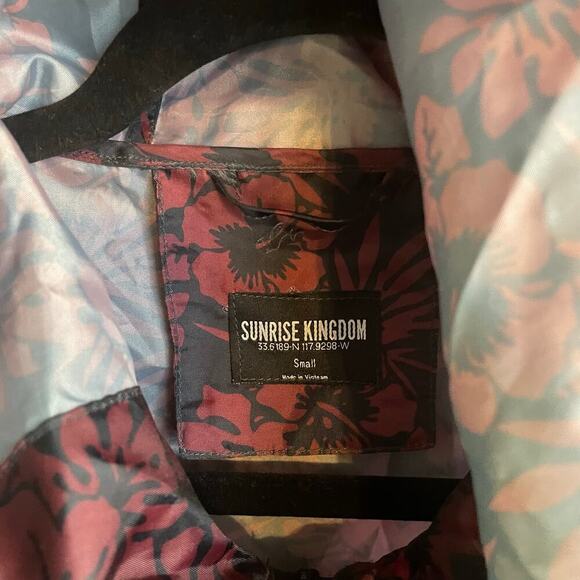 Sunrise Kingdom Red Black Floral Waterproof Hooded Windbreaker Women's Small - Picture 3 of 7